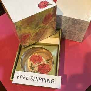 New Barnes & Noble Paper Cubes and paper weight